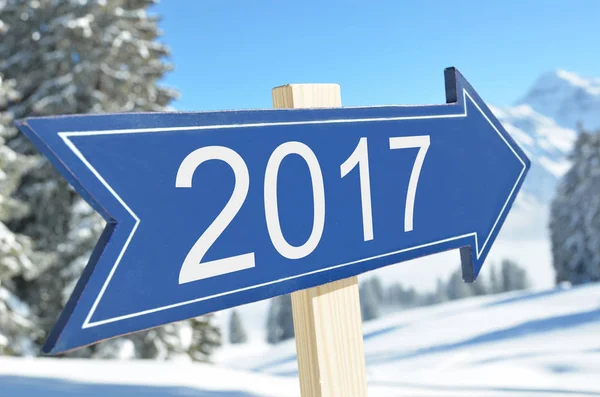 2017 Arrow Snowy Mountains — Stock Photo, Image