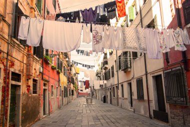 Çamaşırhane Venedik sokak