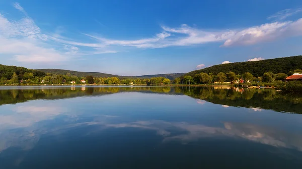 Panorama des orfu sees in ungarn — Stockfoto