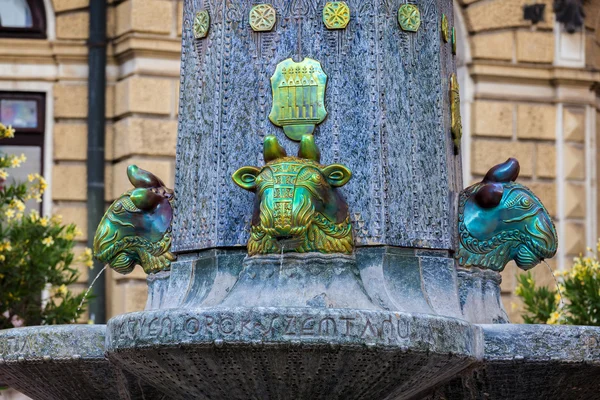 Beautiful Zsolnay Fountain  in Pecs, Hungary — Stock Photo, Image