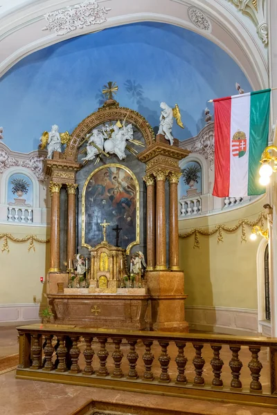 Innenraum in einer Kirche in der Stadt pecs von Ungarn, (Kirche st. franci — Stockfoto