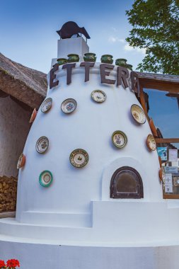 Tihany köyde Macar el yapımı seramik,