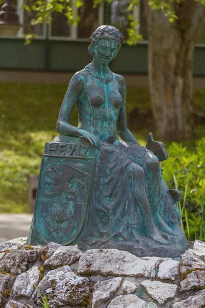 Szökőkút szobor a thermal spa Hévíz város — Stock Fotó