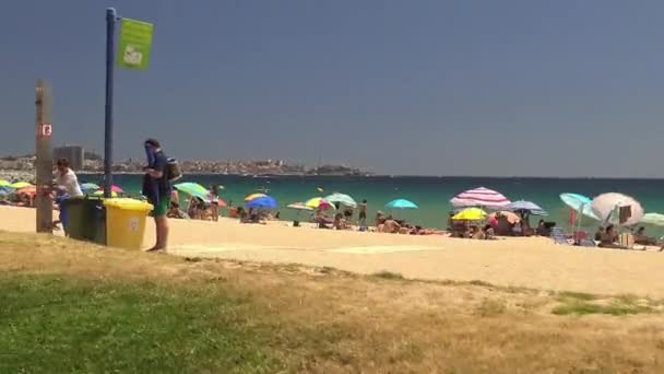 Playa española en Cataluña (Sant Antoni de Calonge ) — Vídeo de stock