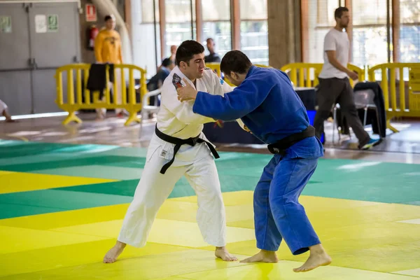 Teilnehmer an den katalanischen Senioren-Judo-Meisterschaften in Barcelona, — Stockfoto