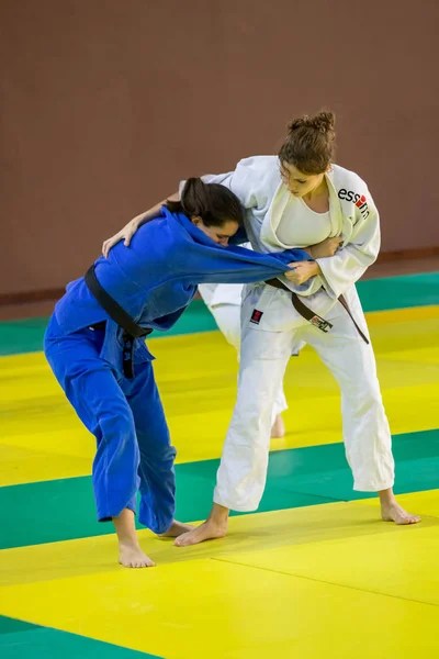 Competidores en los Campeonatos de Judo Senior de Cataluña en Barcelona , — Foto de Stock