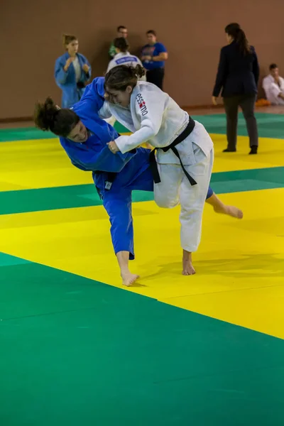 Competidores en los Campeonatos de Judo Senior de Cataluña en Barcelona , — Foto de Stock