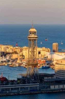 İspanya'nın Barcelona manzarada günbatımı ışığı