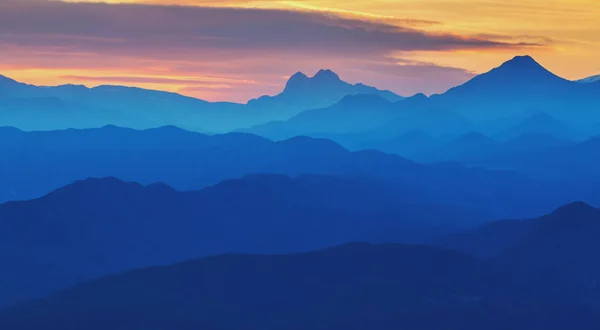 Bella luce del tramonto nelle montagne spagnole — Foto Stock