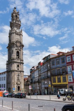 Porto Portekiz Clerigos Kilisesi'nin çan kulesi,
