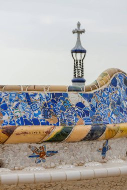 Renkli mozaik çalışmasının ana Teras Park Guell, ayrıntı