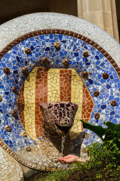 Detail of colorful mosaic work of Park Guell. Barcelona of Spain — Stock Photo, Image