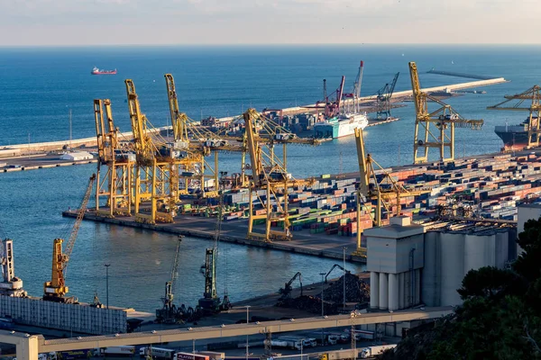 Paisagem do porto de Barcelona, na Espanha — Fotografia de Stock