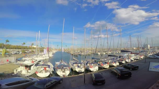 Time lapse from a sailboats harbor in Barcelona of Spain, 04 février 2017 — Video