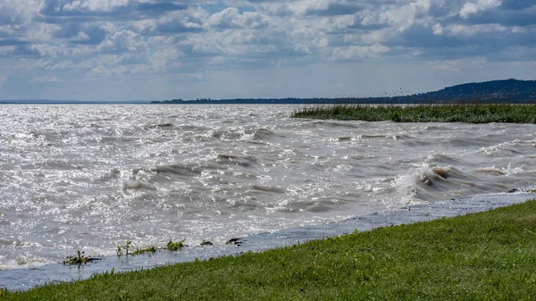 バラトン湖 (ハンガリー上の強風) — ストック写真