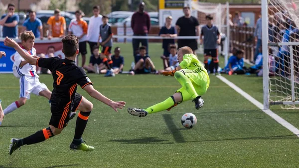 2017 年 4 月 12 日、スペインのサン ・ アントニオ ・ デ ・ カランジャの子供のサッカー選手権 — ストック写真