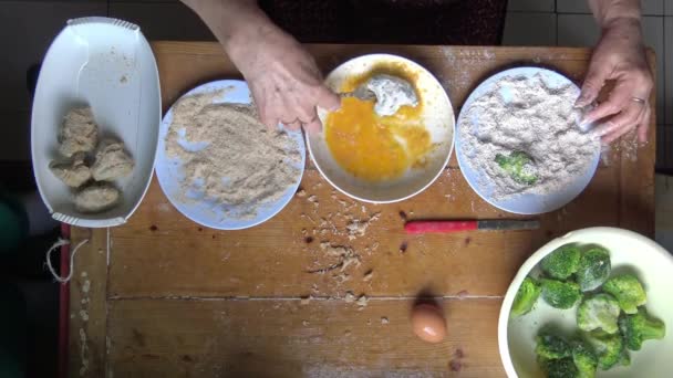 Brocoli légumes préparer pour le dîner — Video