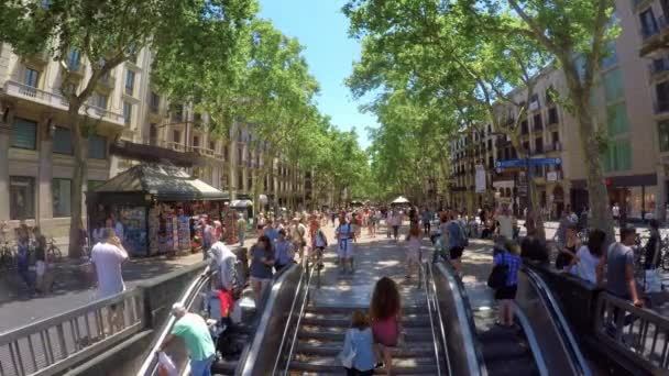 La Rambla street, Barcelone, Catalogne, 20, juin 2017, Barcelone, Espagne — Video