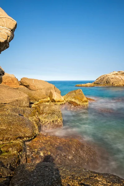 Detalle de la costa española (Costa Brava), larga exposición — Foto de Stock