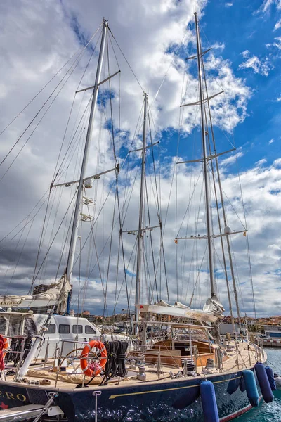 Sail boats in a port of small town Palamos in Spain, — Stock Photo, Image