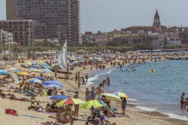 Kumsalları küçük bir kasabasında İspanyol Palamos (İspanya, Costa Brava), 