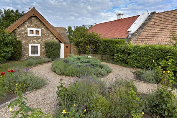 Tipik köy ayrıntılı olarak Macar Köyü, Tihany