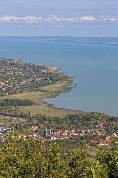 Paisagem de um lago Balaton na Hungria — Fotografia de Stock