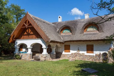 Geleneksel evlere Macaristan'dan yakınındaki Balaton Gölü, köy Salfold, 29. Ağustos 2017