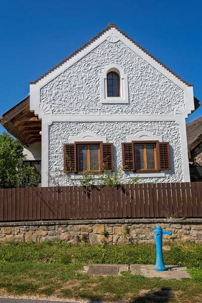 Traditionelle Häuser aus Ungarn, in der Nähe des Plattensees, Dorf salfold, 29. August 2017 — Stockfoto