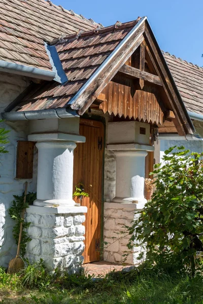 Entrada tradicional da Hungria, perto do lago Balaton, aldeia Salfold — Fotografia de Stock