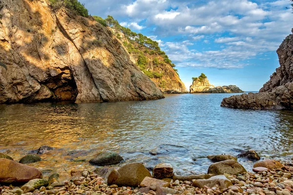 Szczegół wybrzeża Hiszpanii na lato (Catalonia, Costa Brava) — Zdjęcie stockowe