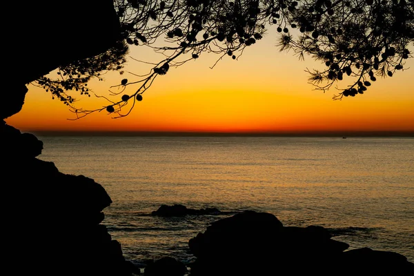 Belo pôr do sol sobre o oceano da Espanha — Fotografia de Stock