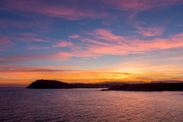 在西班牙布拉瓦海岸的一个海湾美丽的日落 — 图库照片