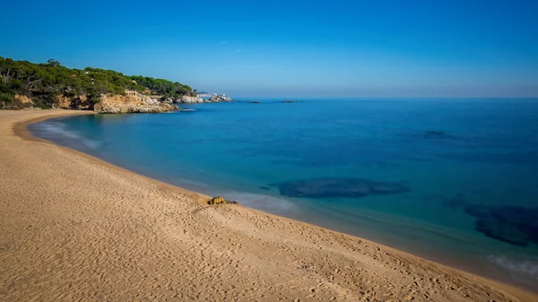 Ładny szczegół hiszpańskiego wybrzeża w Costa Brava, Playa de Aro — Zdjęcie stockowe