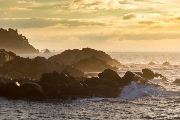 Красивая деталь испанского побережья в Коста Браве — стоковое фото