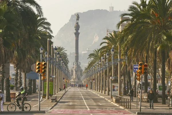 Monumento a Colombo à beira-mar em Barcelona, Catalunha — Fotografia de Stock
