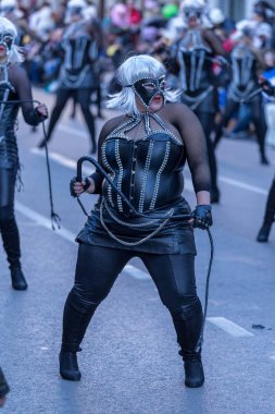 Palamos, İspanya - 10 Şubat 2018, geleneksel karnaval geçit küçük bir kasaba Palamos, Katalonya, İspanya .