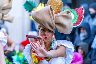 Palamos, İspanya - 10 Şubat 2018, geleneksel karnaval geçit küçük bir kasaba Palamos, Katalonya, İspanya .