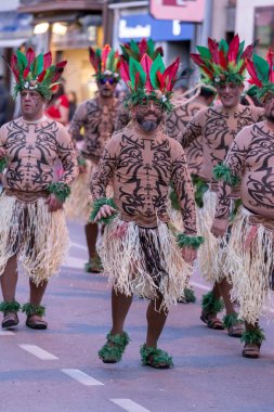 Palamos, İspanya - 10 Şubat 2018, geleneksel karnaval geçit küçük bir kasaba Palamos, Katalonya, İspanya .