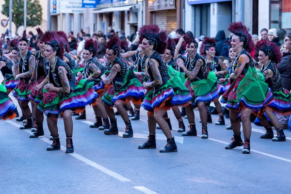 パラモス スペインのカタルーニャ州の小さな町にパラモス, スペイン - 2018 年 2 月 10 日、伝統的なカーニバルのパレード . — ストック写真