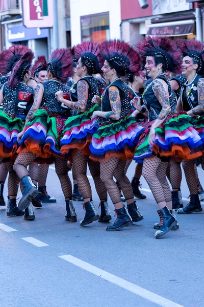 Palamos, İspanya - 10 Şubat 2018, geleneksel karnaval geçit küçük bir kasaba Palamos, Katalonya, İspanya . — Stok fotoğraf