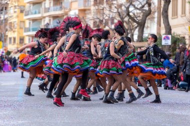 Palamos, İspanya - 11 Şubat 2018, geleneksel karnaval geçit küçük bir kasaba Palamos, Katalonya, İspanya .