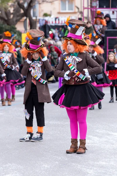 Palamos, España - 11 de febrero de 2018, Desfile de carnaval tradicional en una pequeña ciudad Palamos, en Cataluña, en España  . — Foto de Stock