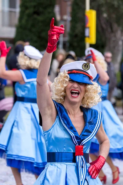 Palamos, España - 11 de febrero de 2018, Desfile de carnaval tradicional en una pequeña ciudad Palamos, en Cataluña, en España  . —  Fotos de Stock