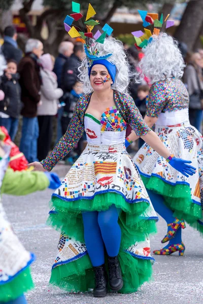 Palamos, spanien - 11. Februar 2018, traditioneller karnevalsumzug in einer kleinen stadt palamos, in katalonien, in spanien . — Stockfoto