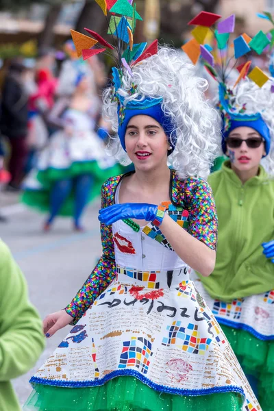 Palamos, España - 11 de febrero de 2018, Desfile de carnaval tradicional en una pequeña ciudad Palamos, en Cataluña, en España  . —  Fotos de Stock