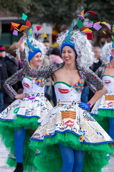 Palamos, Hiszpania - 11 lutego 2018, Tradycyjny karnawał parada w małej miejscowości Palamos, w Katalonii, w Hiszpanii . — Zdjęcie stockowe