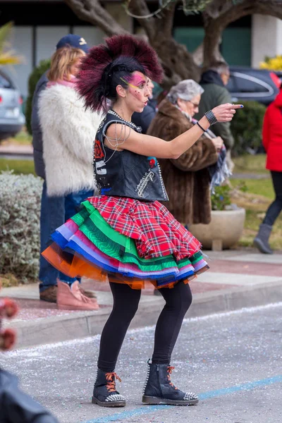 Palamós, Spanien - 11 februari 2018, traditionella carnival parade i en liten stad Palamos, i Katalonien, i Spanien . — Stockfoto