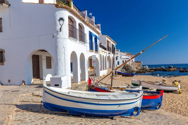 Calella de Palafrugell köyü (Costa Brava, İspanya) kışın