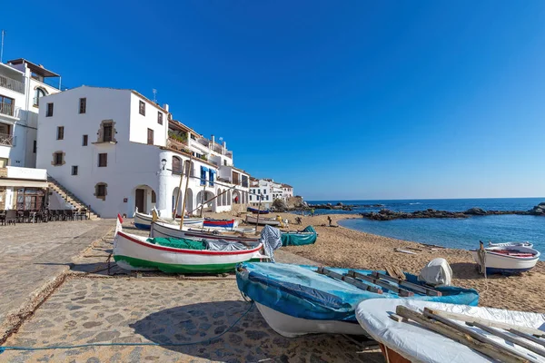 Calella de Palafrugell köyü (Costa Brava, İspanya) kışın